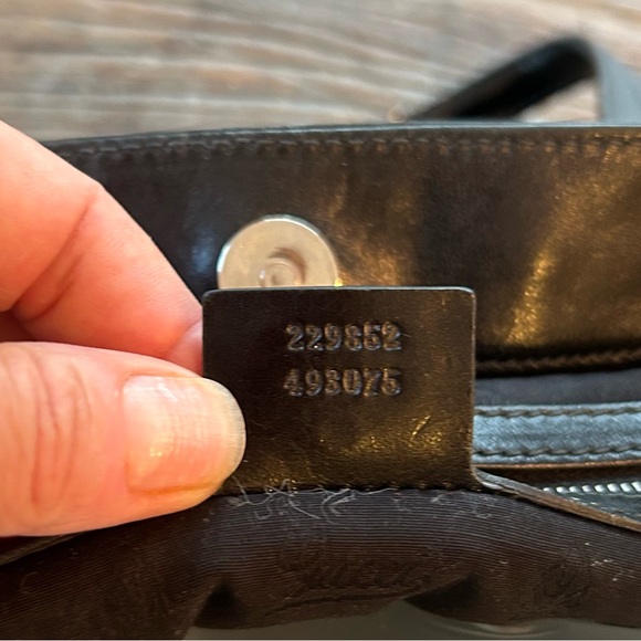 Gucci equestrian black patent leather shoulder back - Picture 10 of 12